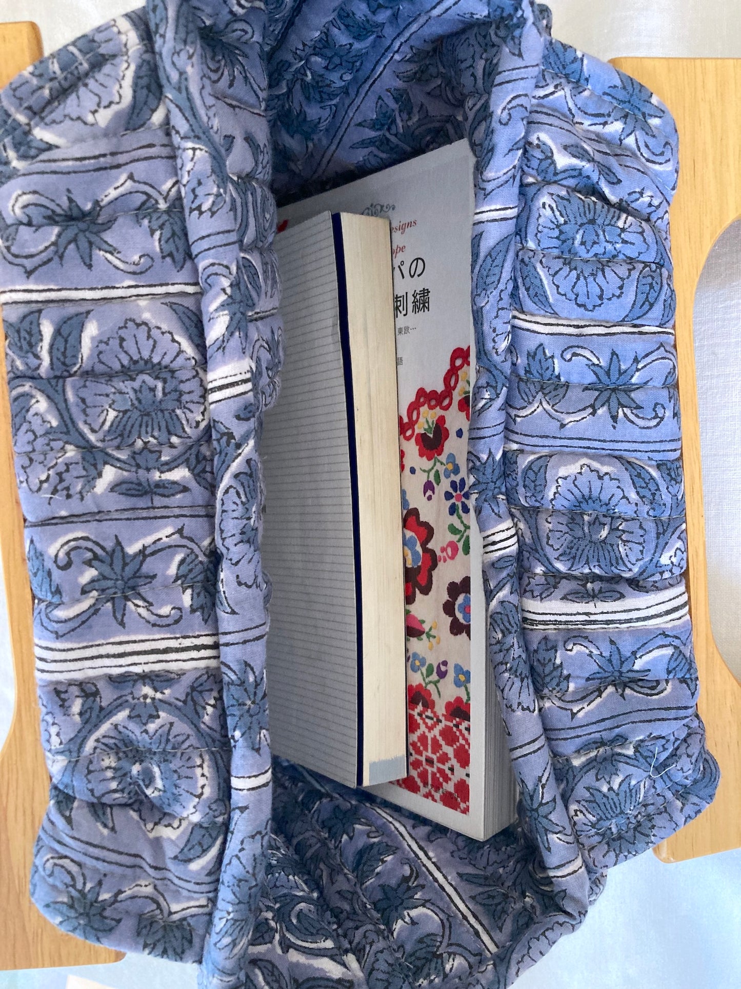 木製 ハンドル ブロックプリント フリル キルティング ハンドバッグ