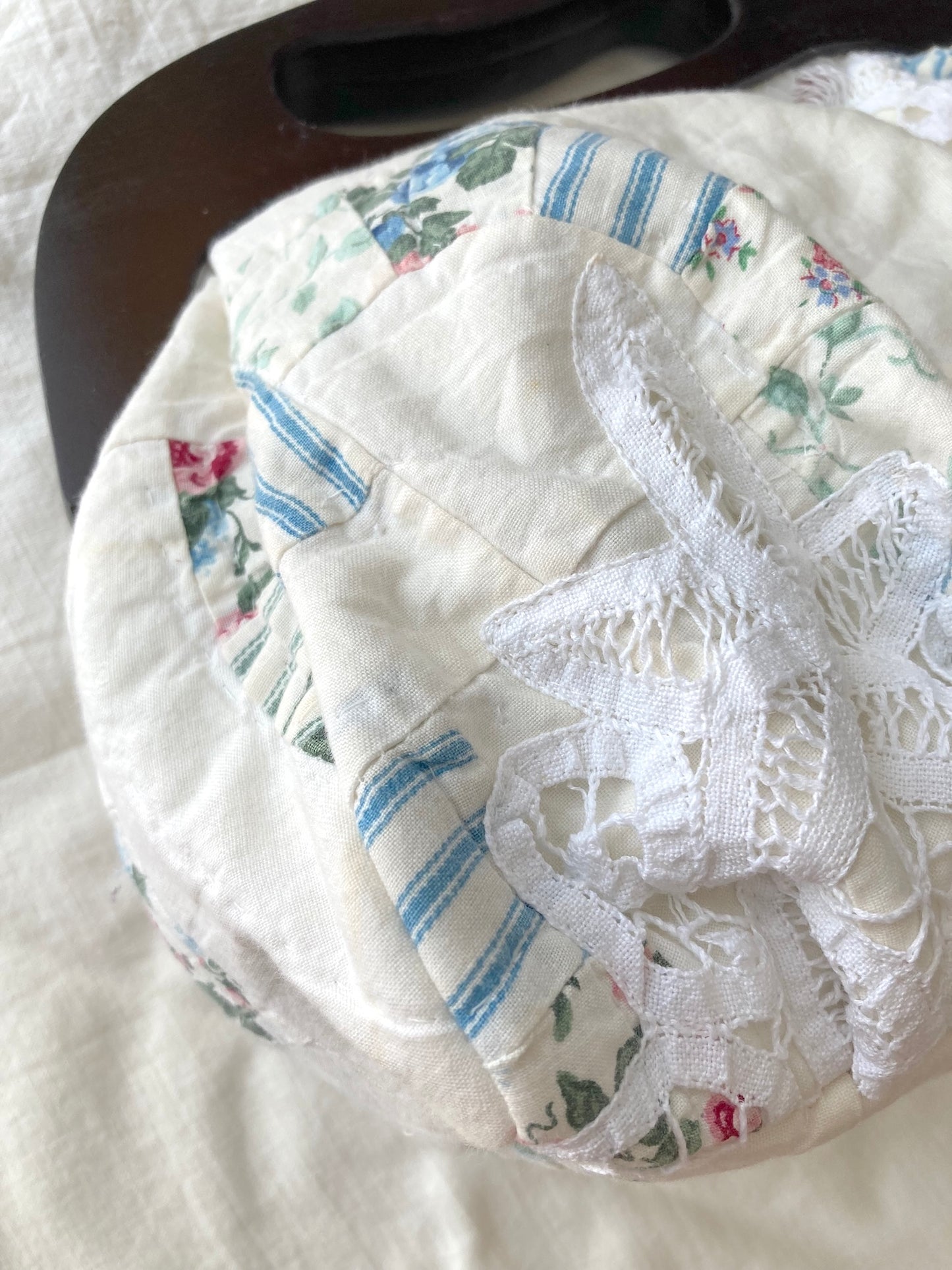 Vintage Quilt Patchwork Clasp Bag with Wooden Handle