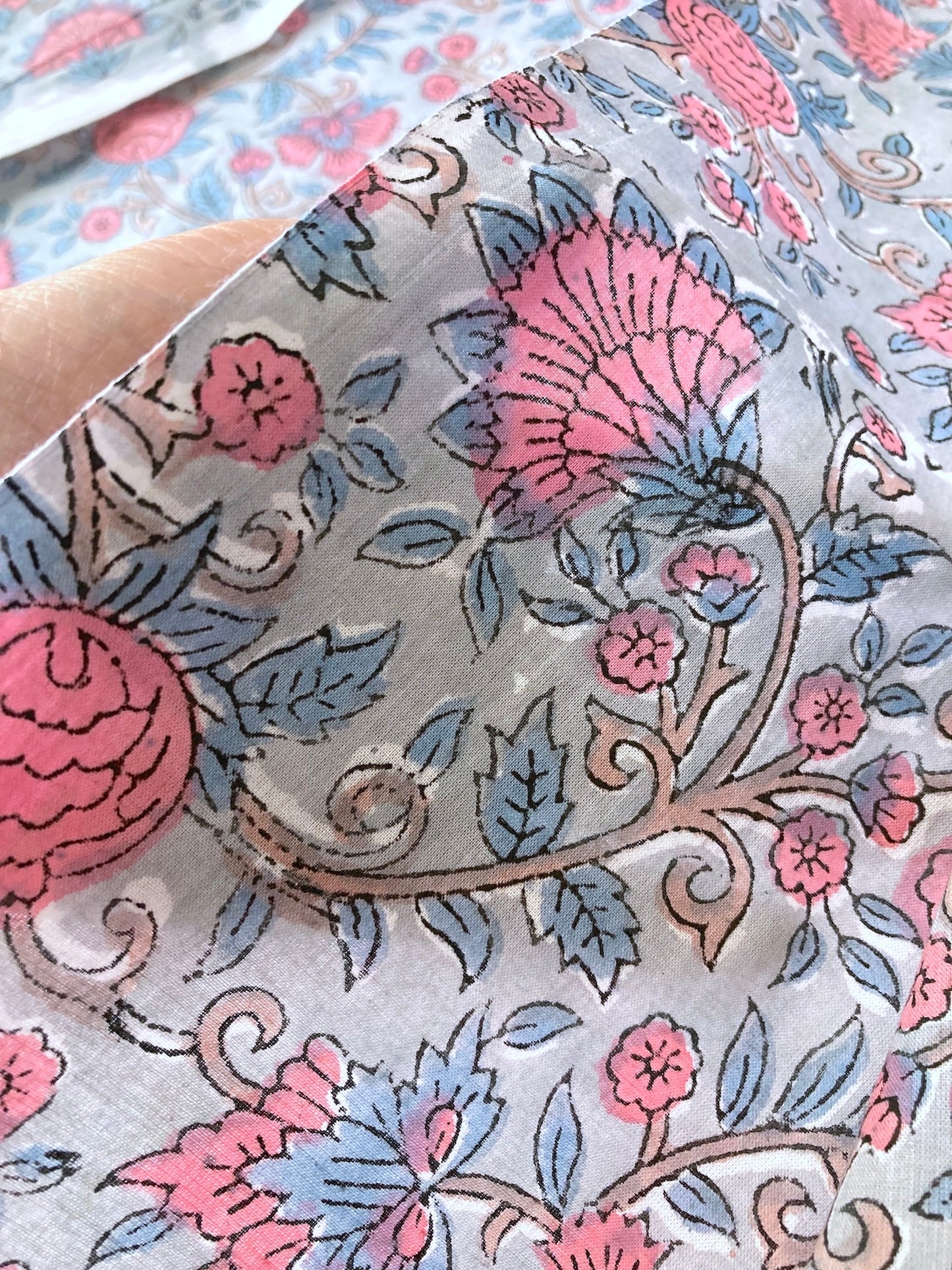 【 pre-cut 35cm】ハンドブロックプリント グレー 花柄 コットンプリント生地 #251-18