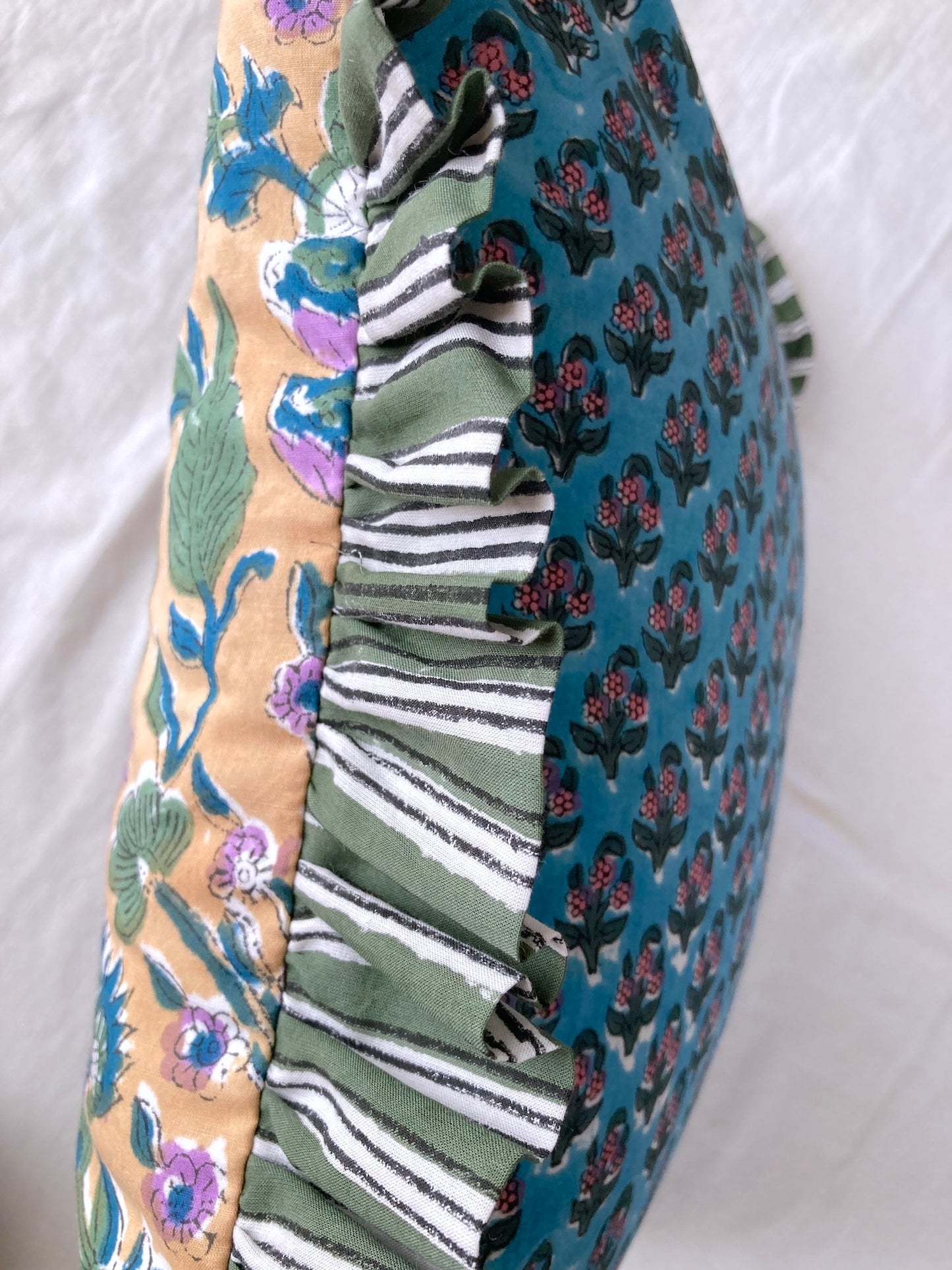 カラフル ブロックプリント リバーシブル フリル クッションカバー 各種