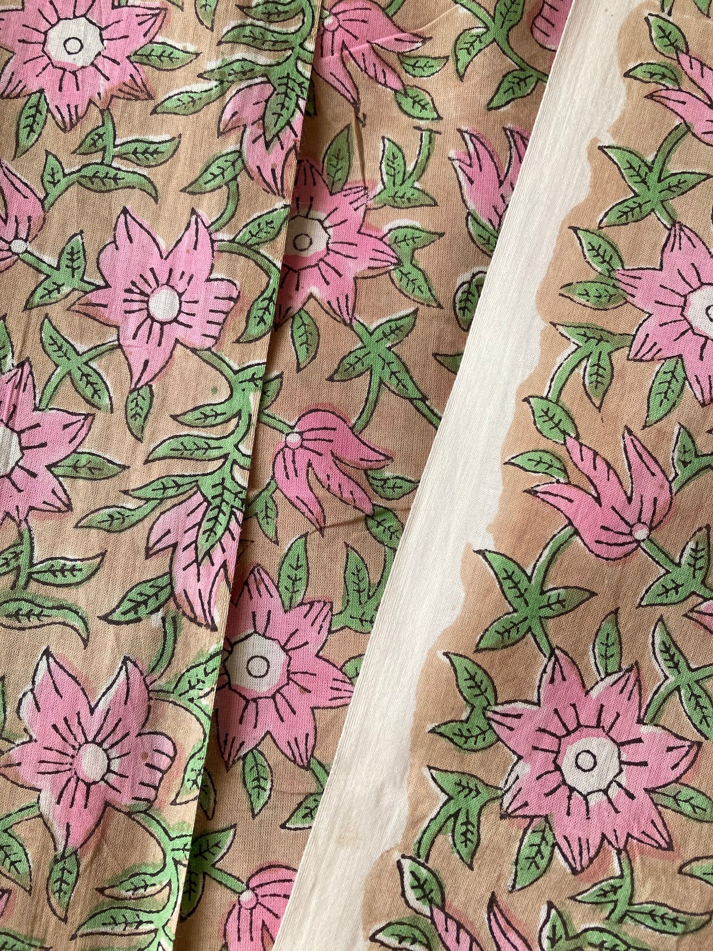 【 pre-cut 60cm】ハンドブロックプリント ピンク ベージュ 花柄 コットンプリント生地 #249-26