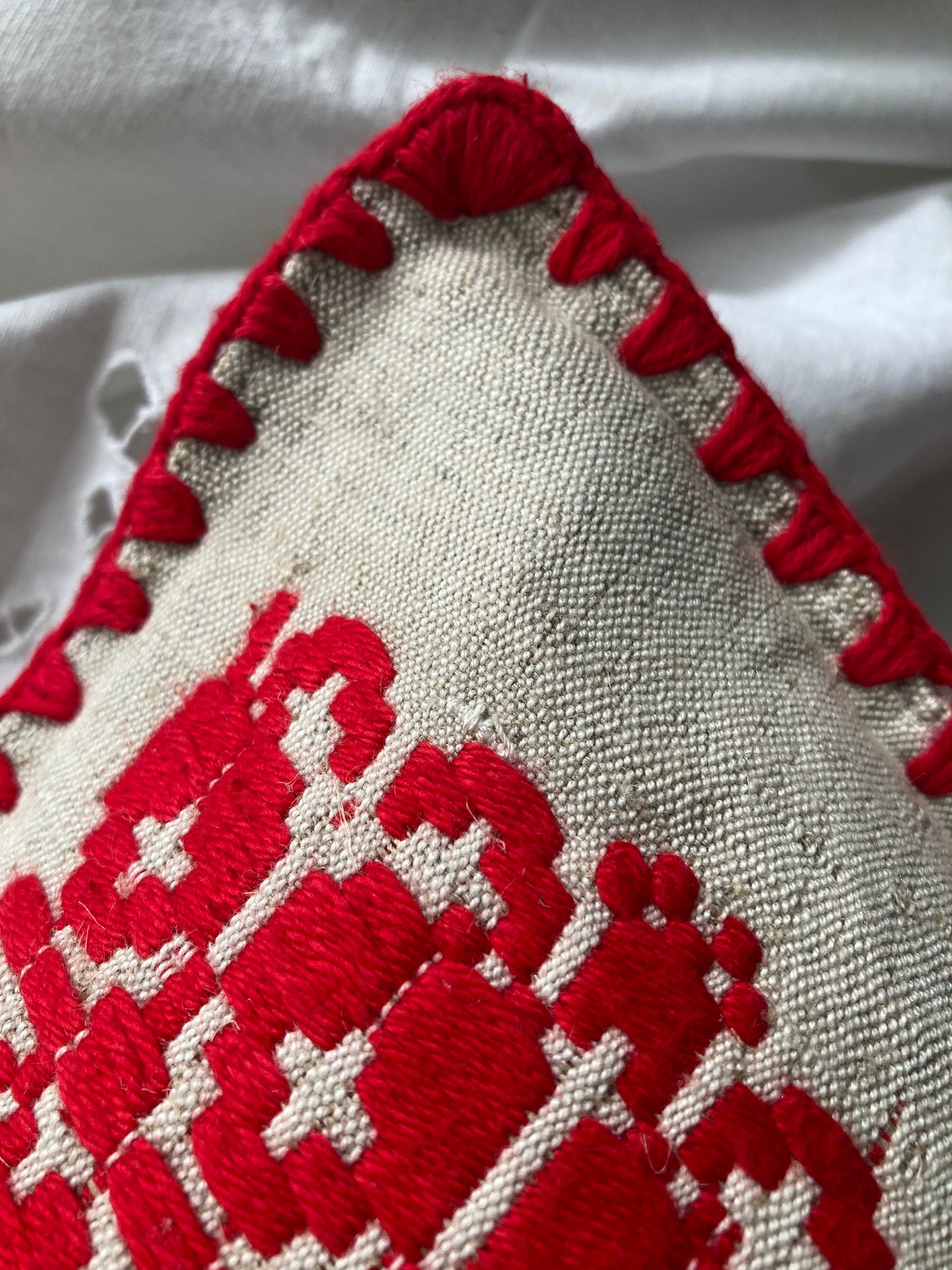 Vintage Romanian Embroidery Cushion Cover / Pillow Cover