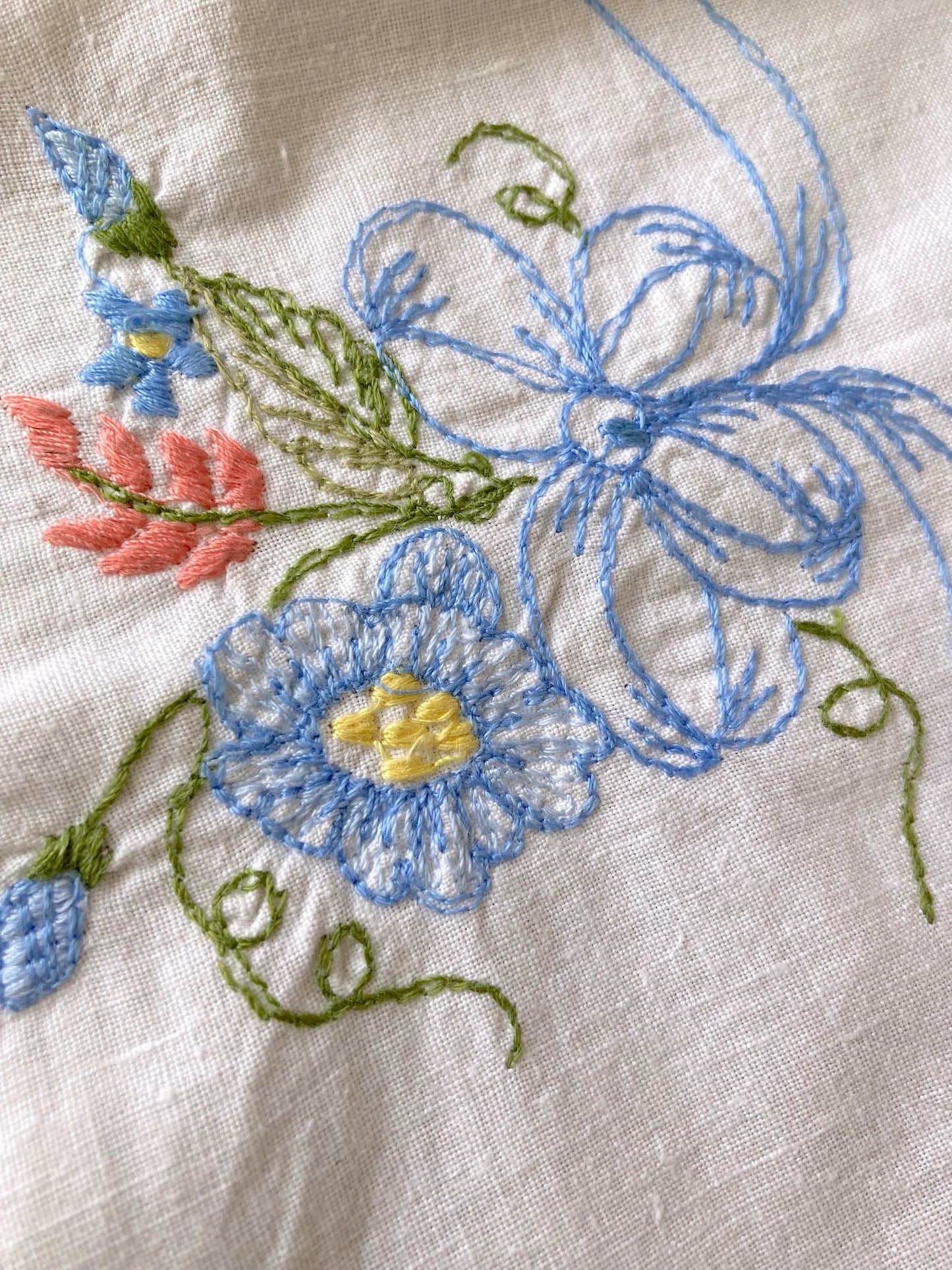 ヴィンテージ ホワイト コットン お花ブーケ刺繍 テーブルクロス