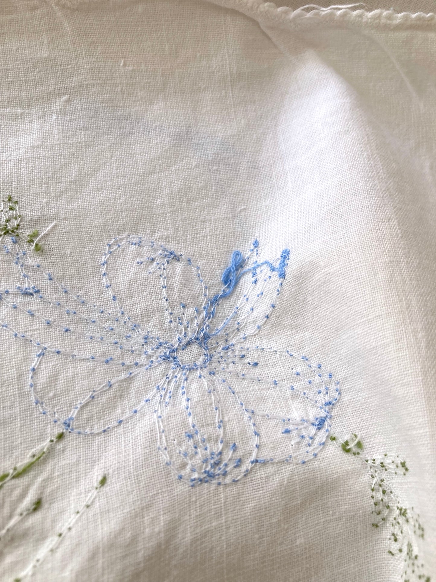 ヴィンテージ ホワイト コットン お花ブーケ刺繍 テーブルクロス