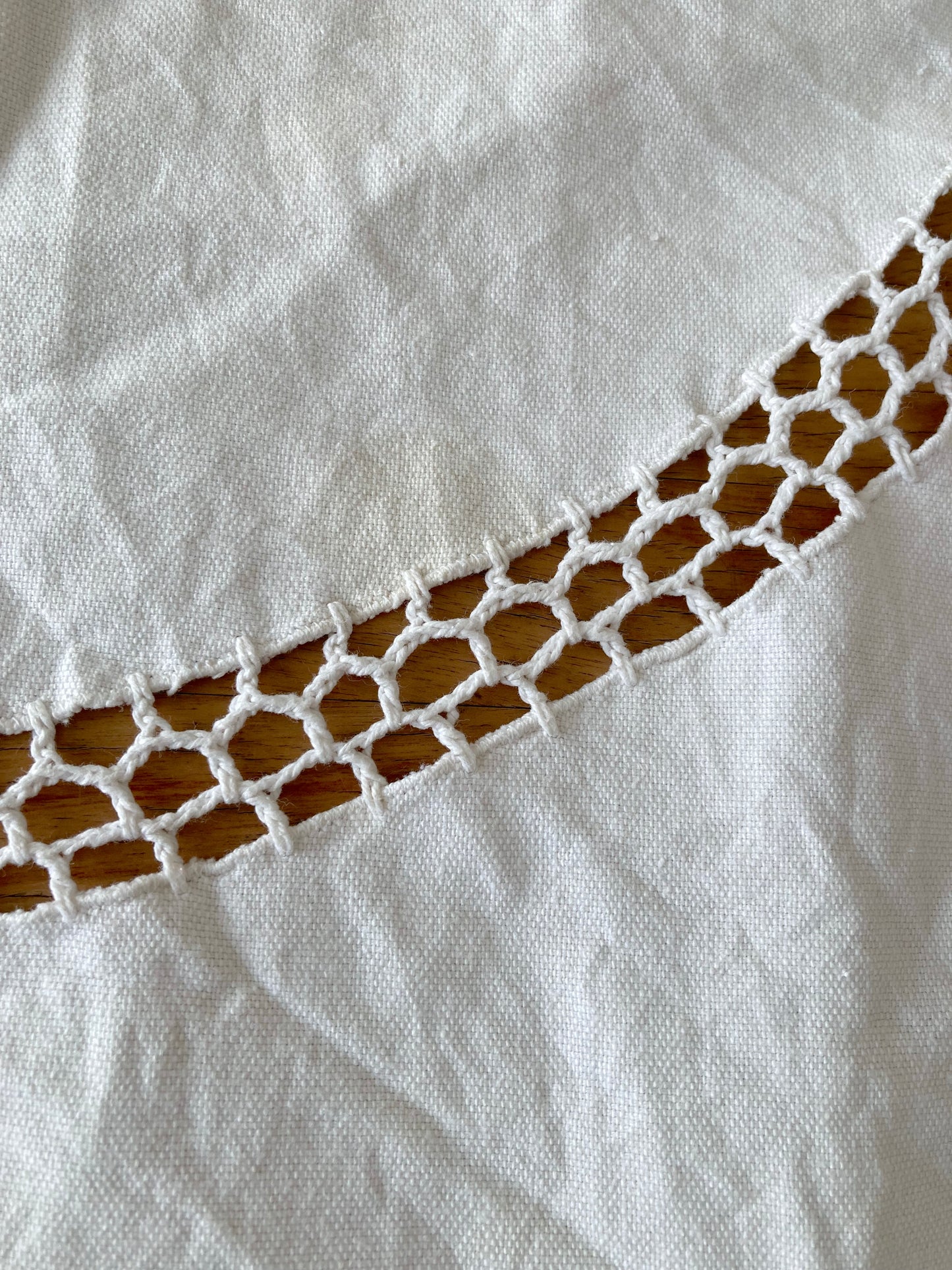 Vintage Round Cotton Crochet Lace Tablecloth (148cm / 58")