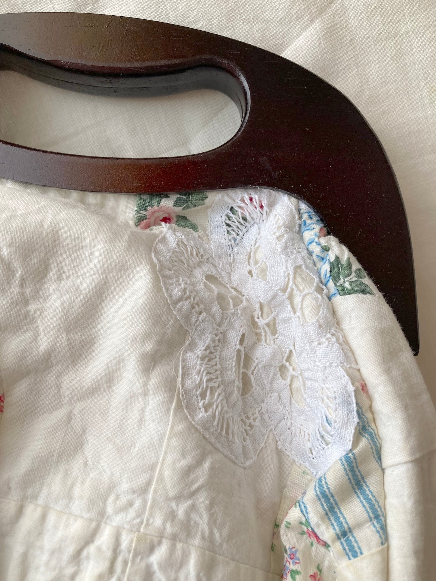 Vintage Quilt Patchwork Clasp Bag with Wooden Handle