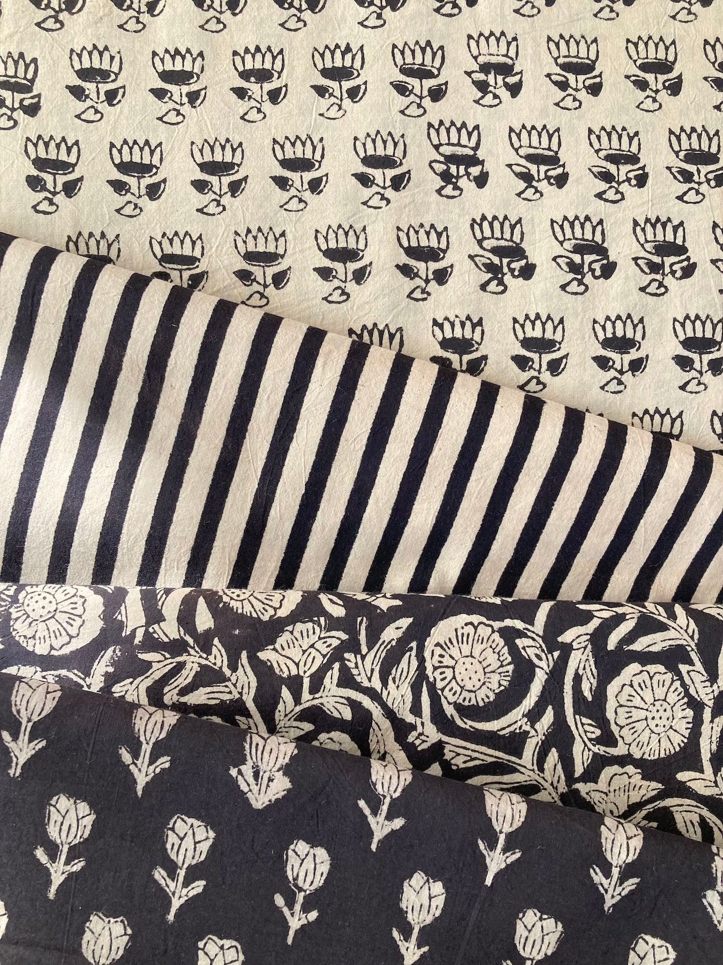 ハンドブロックプリント バグルーブラックストライプ コットン生地 #289-1
