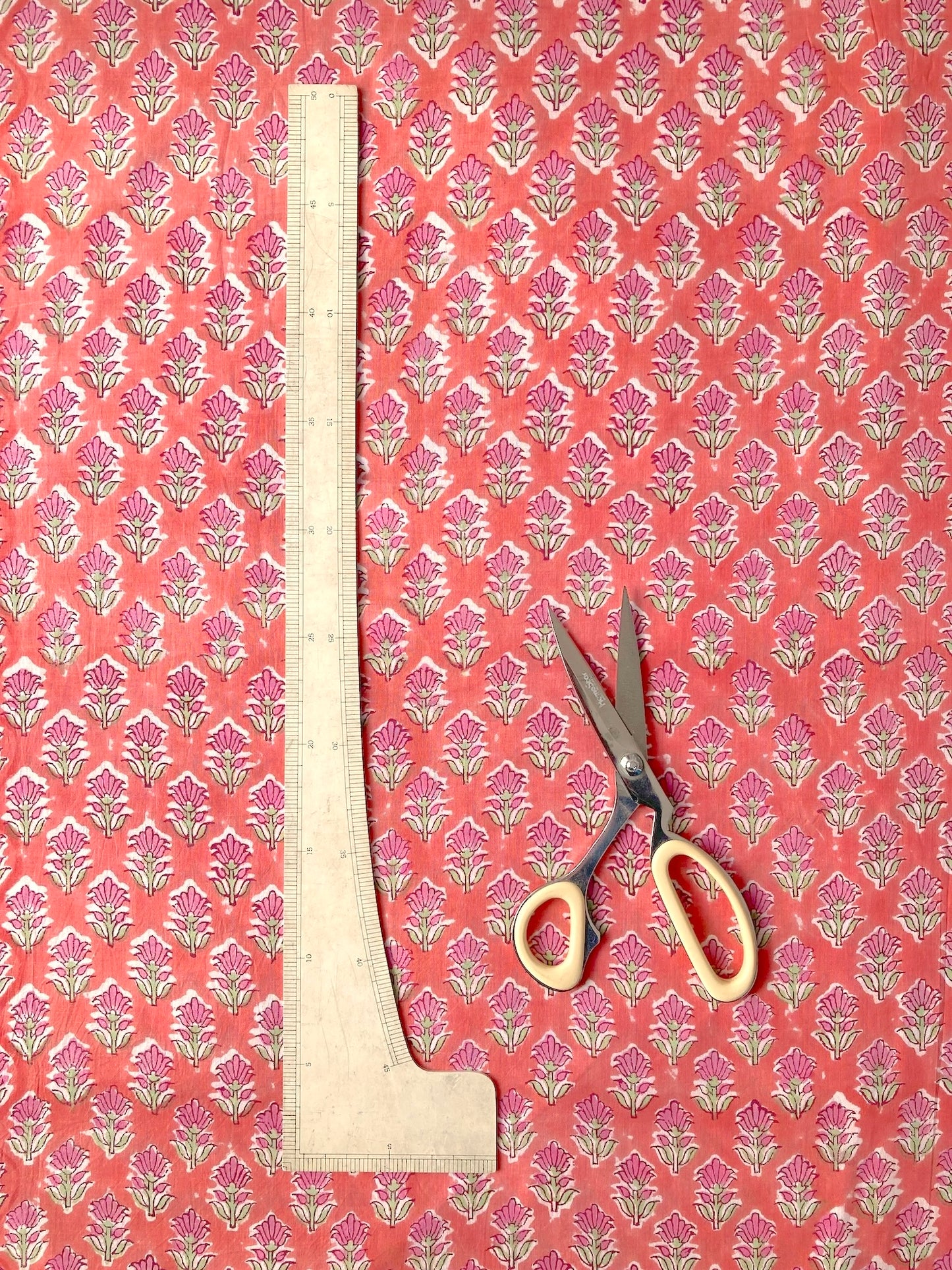 ハンドブロックプリント コーラル 小花柄 コットンプリント生地  #289-17