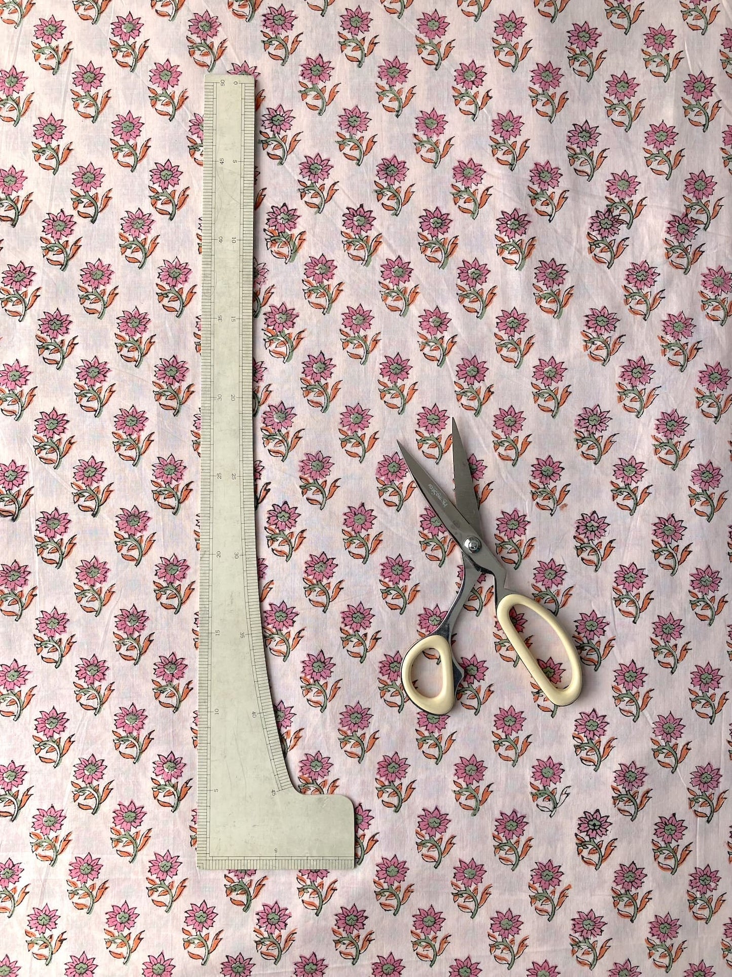 ハンドブロックプリント ピンク 小花柄 コットンプリント生地  #296-2