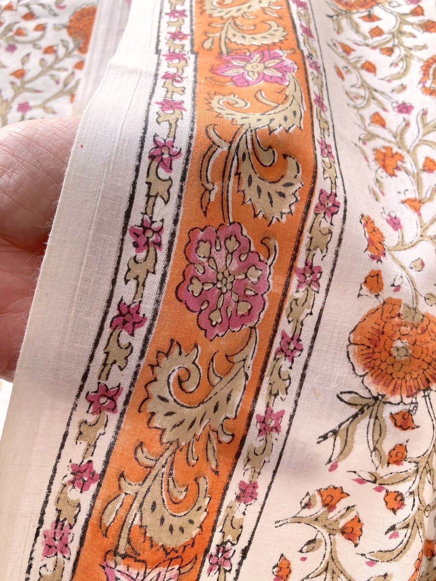 ハンドブロックプリント ホワイト オレンジ 花柄 コットンプリント生地  #296-3