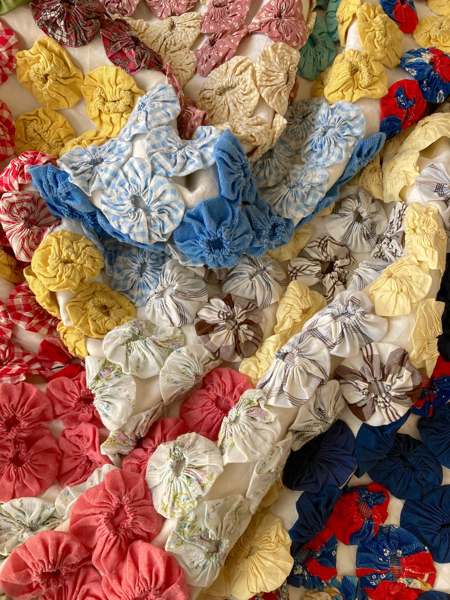 Vintage Yo Yo Quilt Mini Rug Handmade Patchwork Rug Farmhouse Cottagecore Boho Home Decor 97x130cm