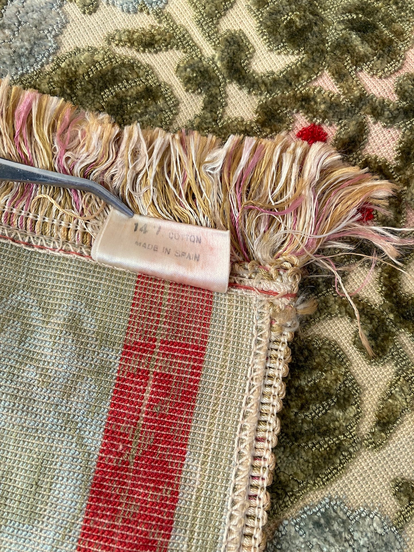 Vintage Velvet Small Rug / Mat with Beautiful Floral Pattern