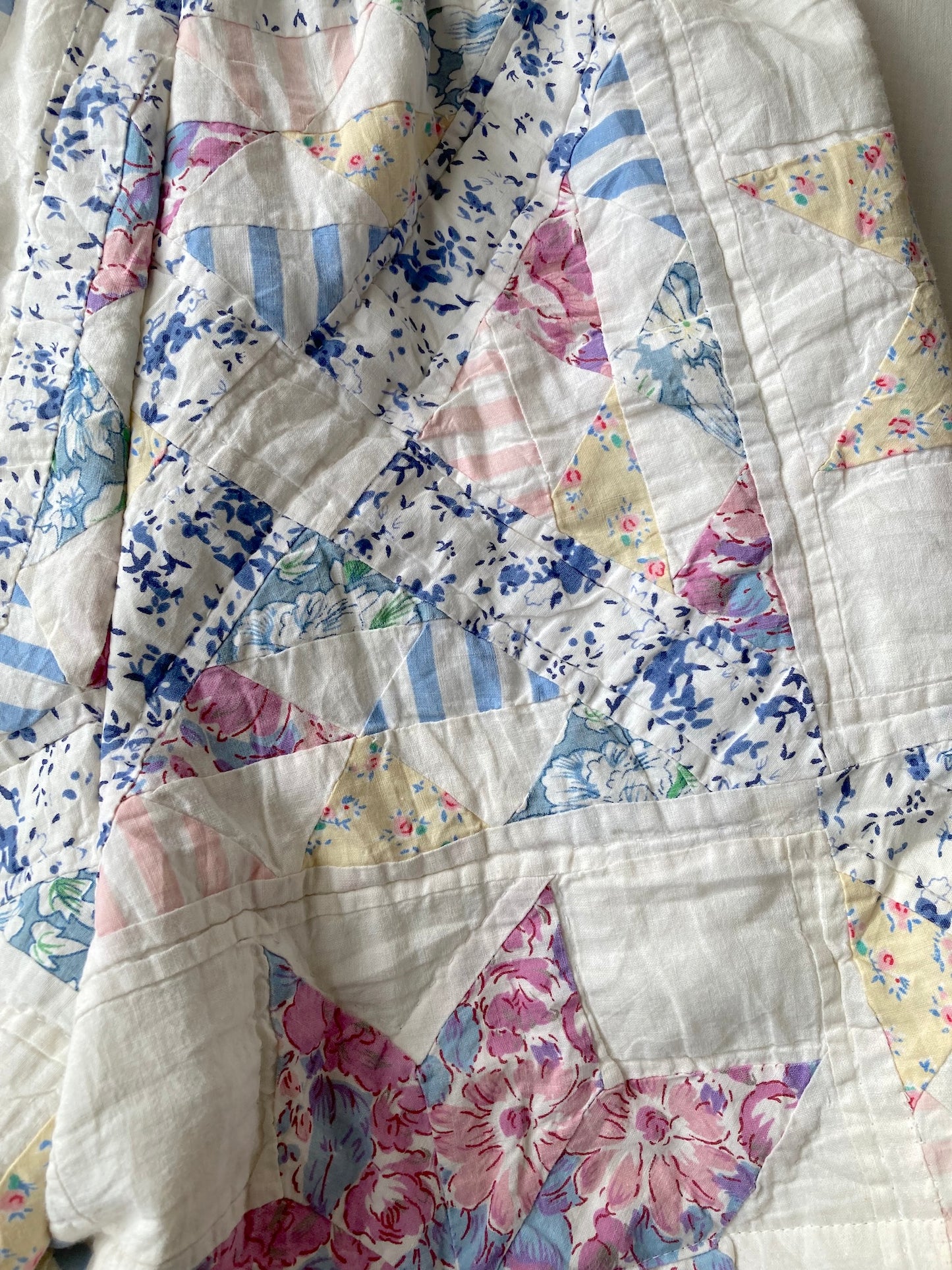 Patchwork-Style Short Pants Made from Vintage Quilted Fabric