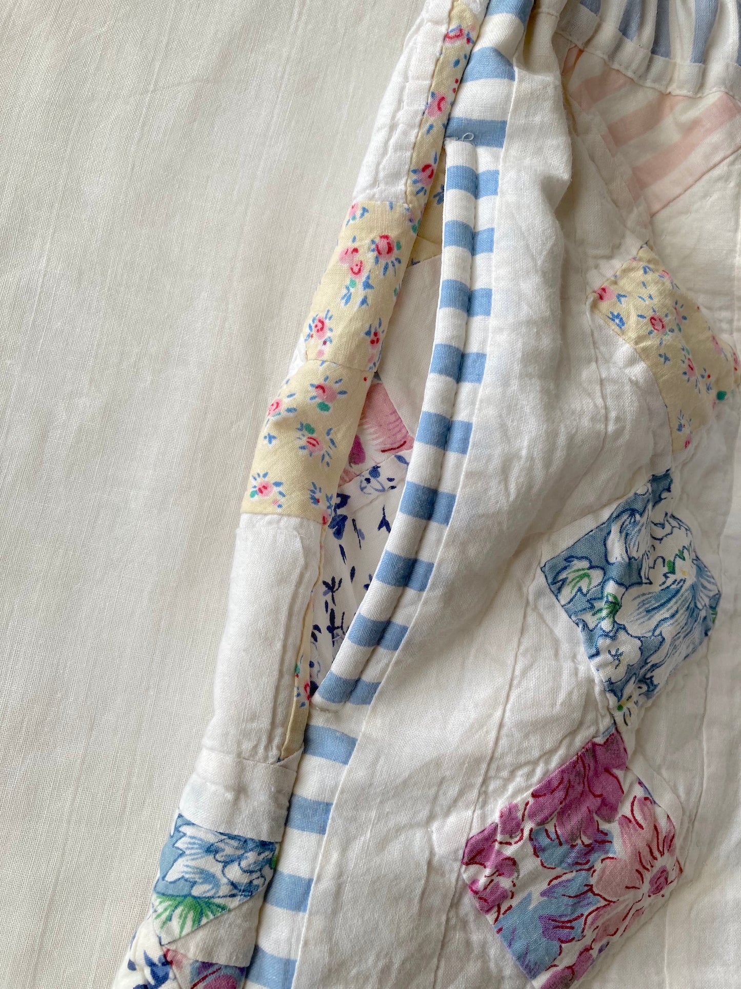 Patchwork-Style Short Pants Made from Vintage Quilted Fabric