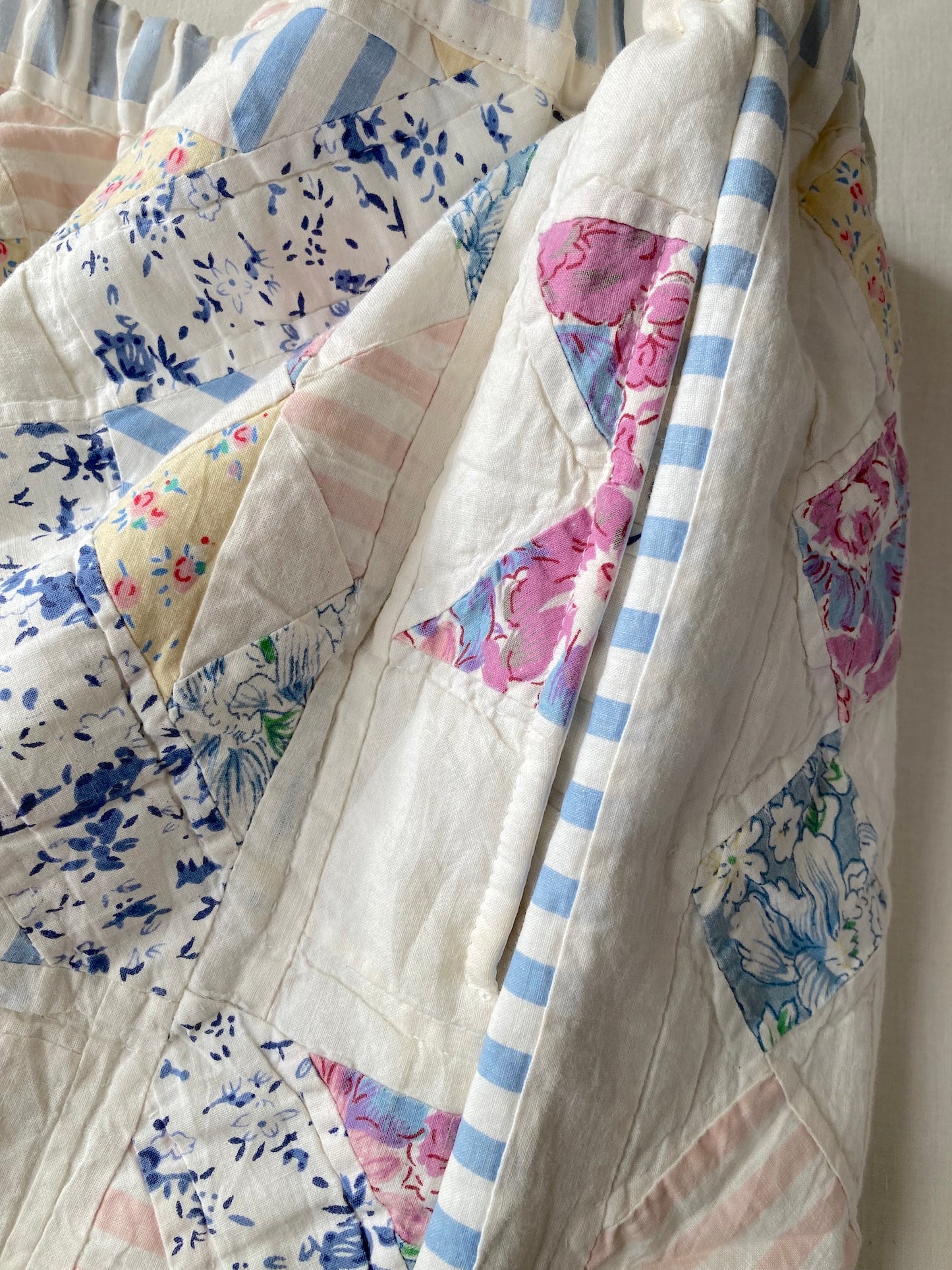 Patchwork-Style Short Pants Made from Vintage Quilted Fabric