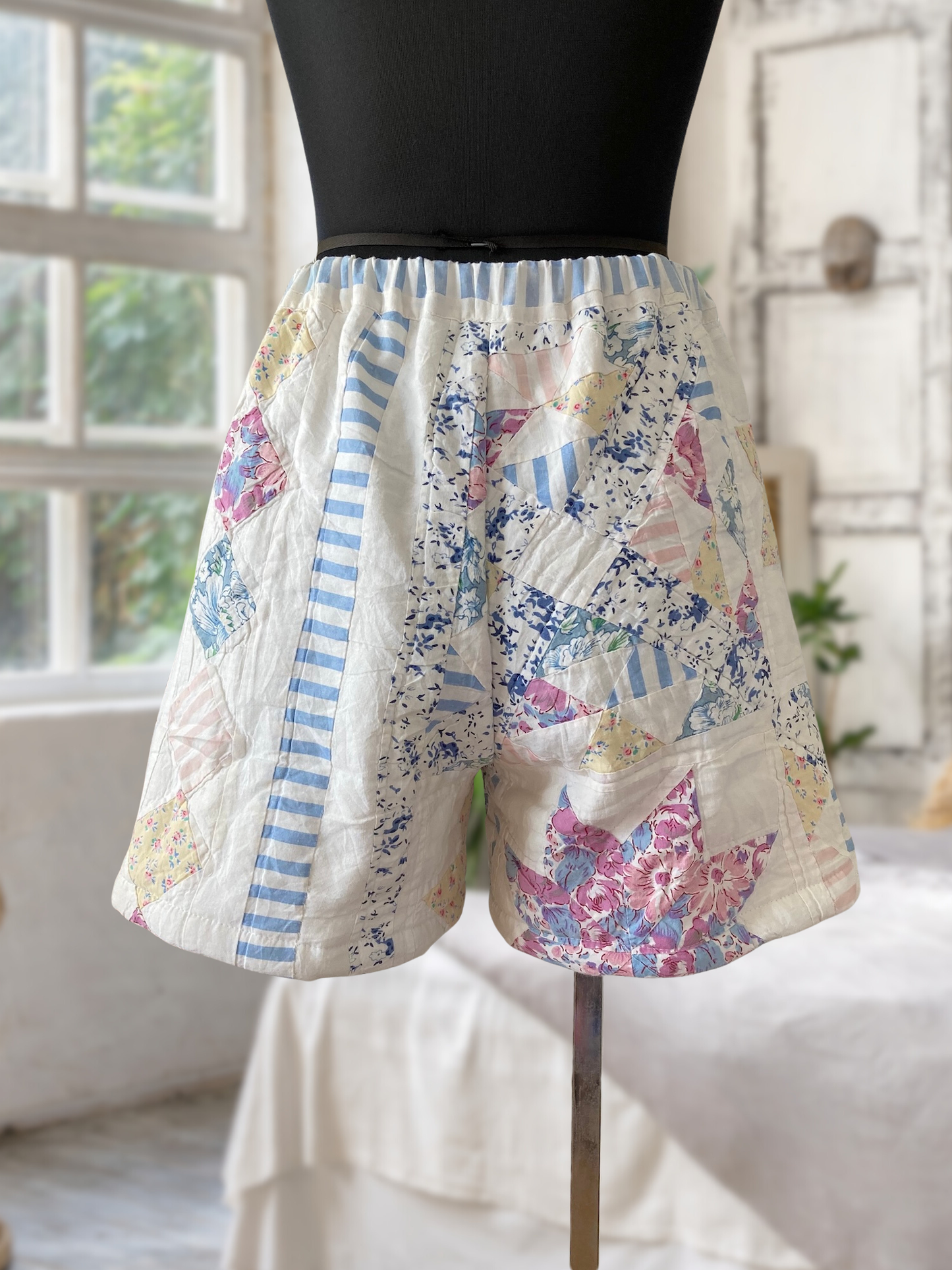 Patchwork-Style Short Pants Made from Vintage Quilted Fabric