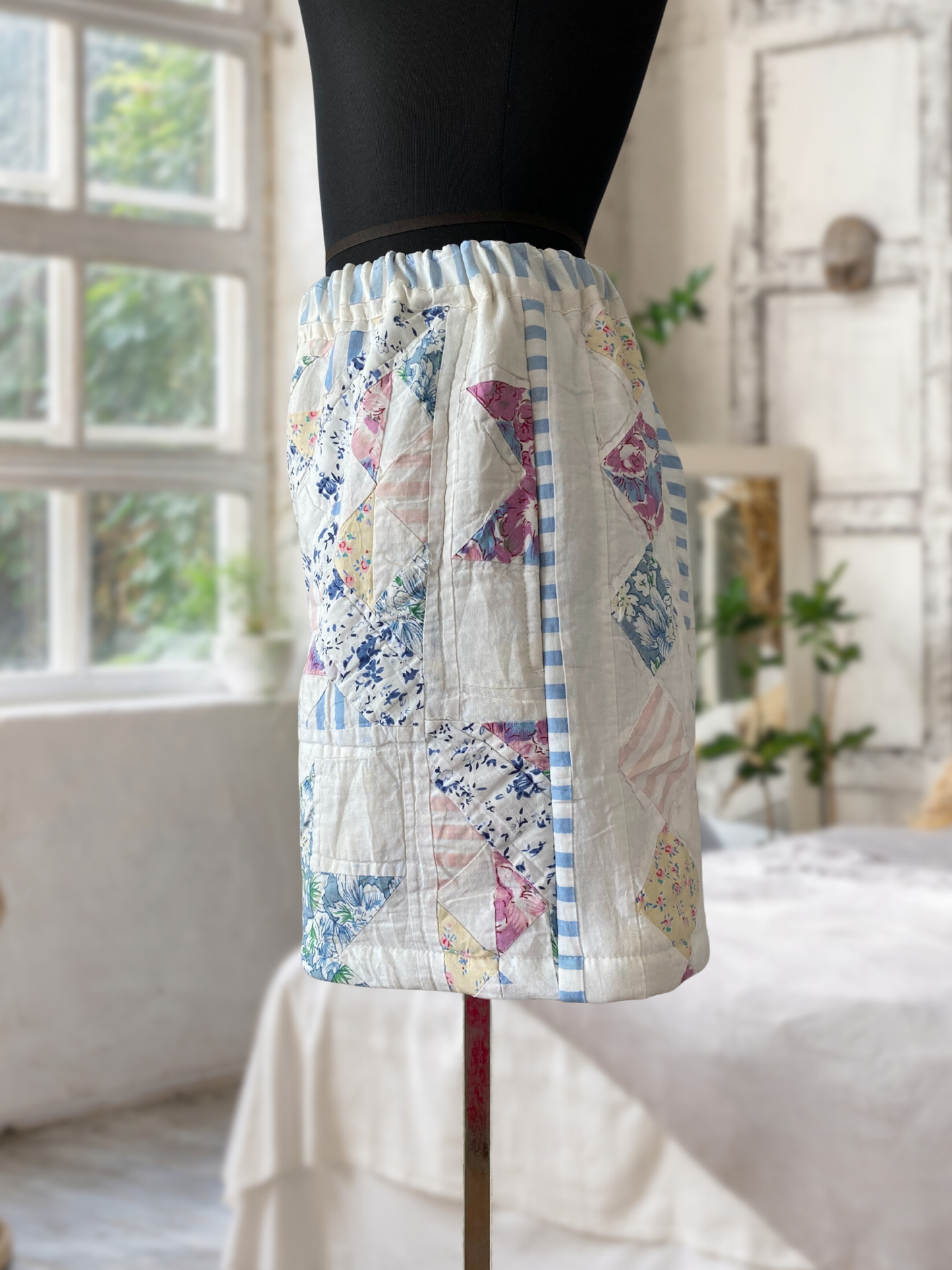 Patchwork-Style Short Pants Made from Vintage Quilted Fabric