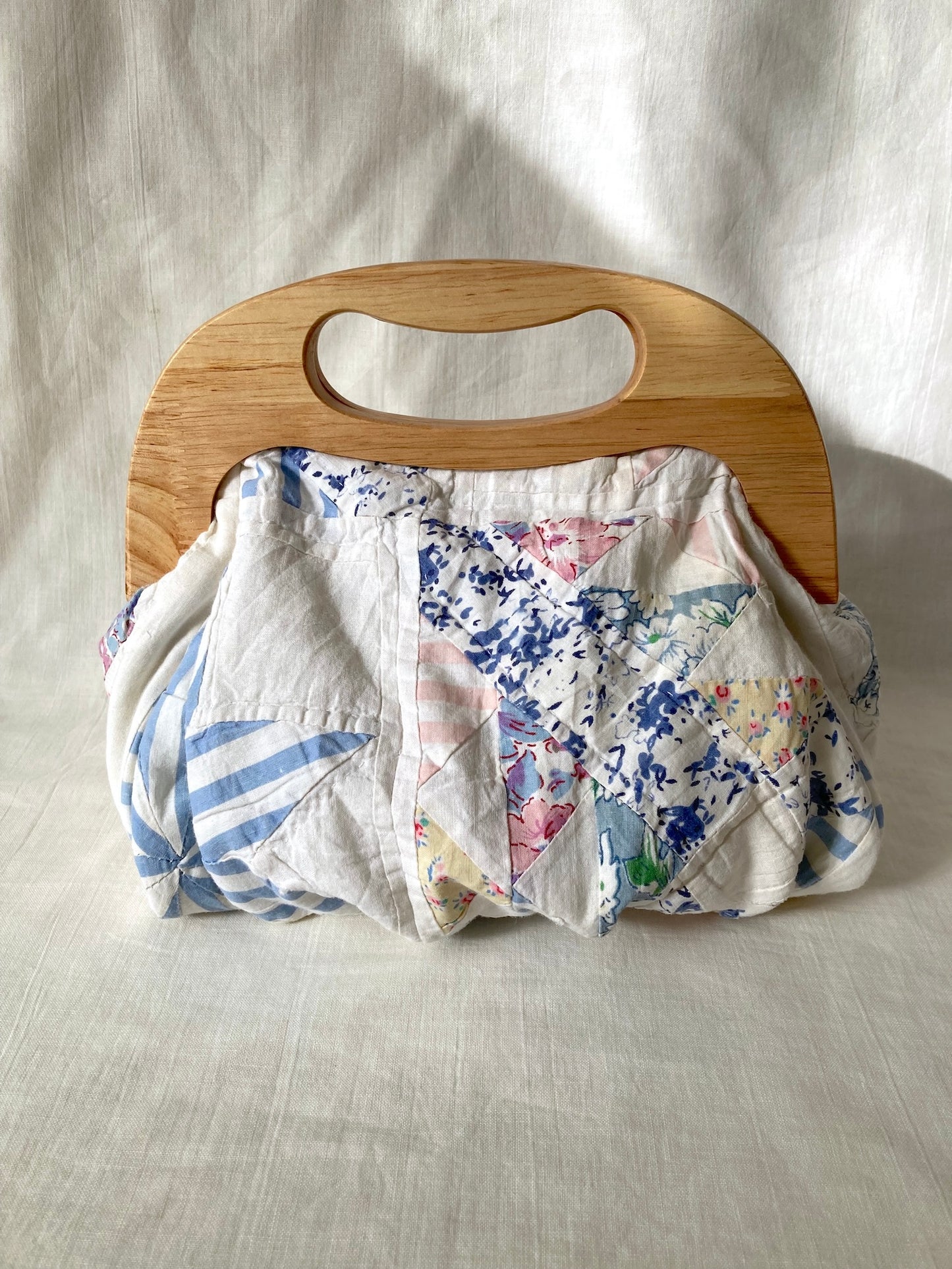 Vintage Quilt Patchwork Clasp Bag with Wooden Handle