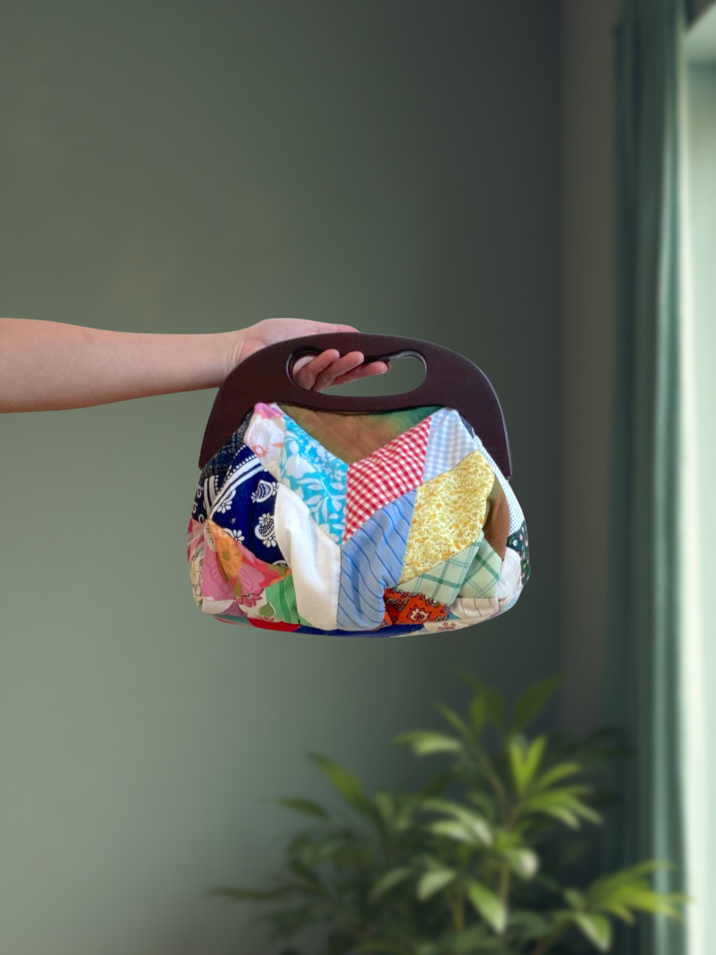 Vintage Colorful Patchwork Clasp Bag with Wooden Handle