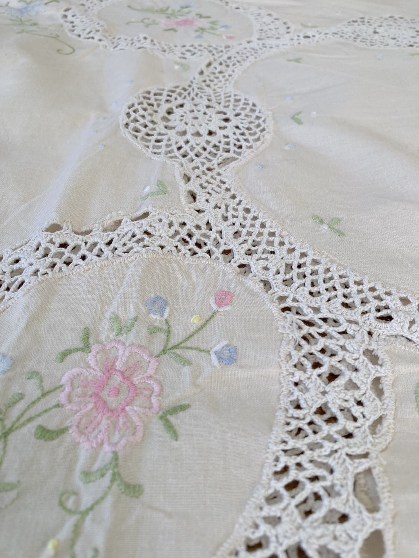 ヴィンテージ コットン x クロシェレース x 刺繍 テーブルクロス