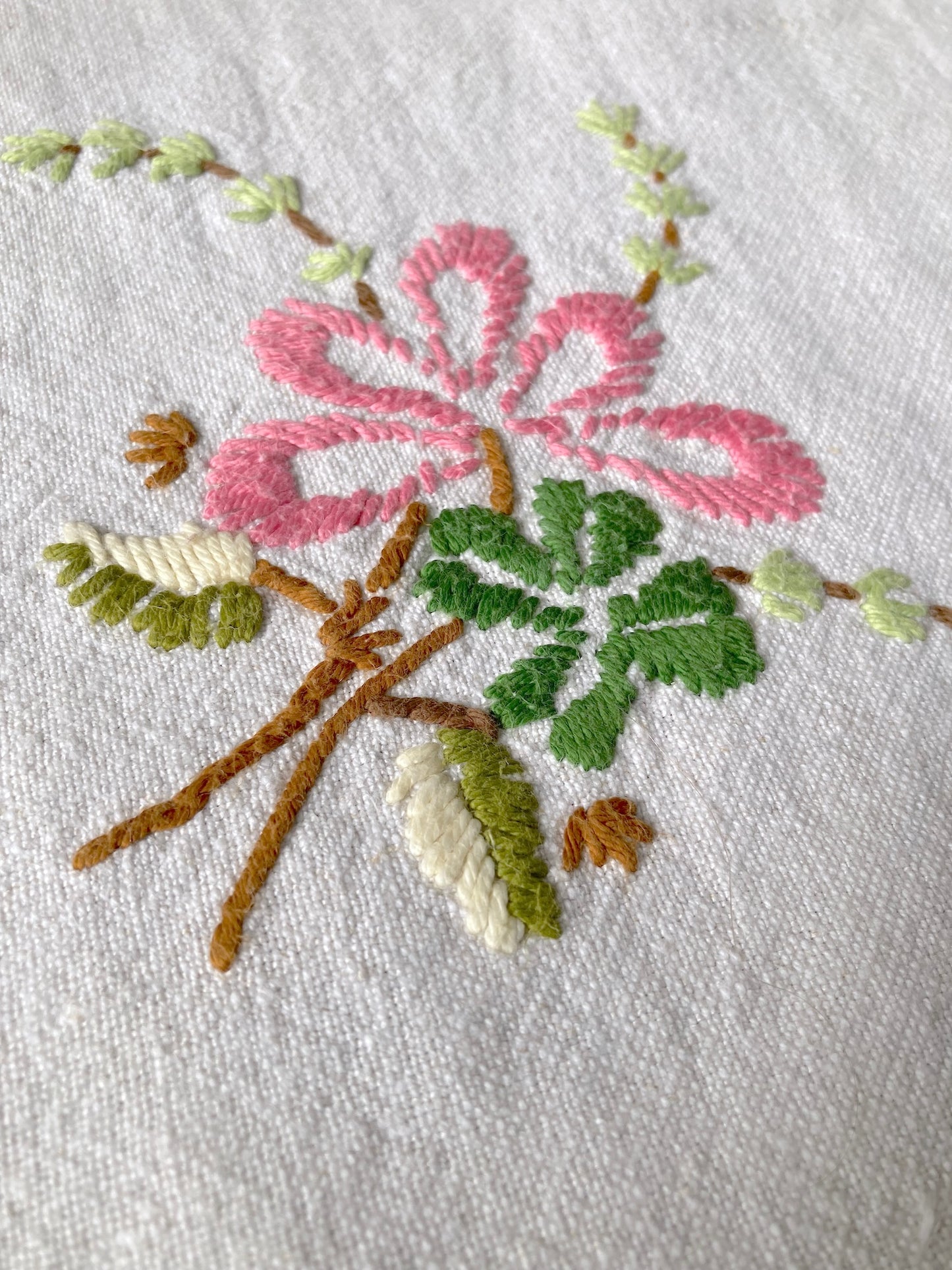 Boho Vintage Natural Cotton Cloth with Chunky Embroidery – Multi-Use Table & Sofa Cover