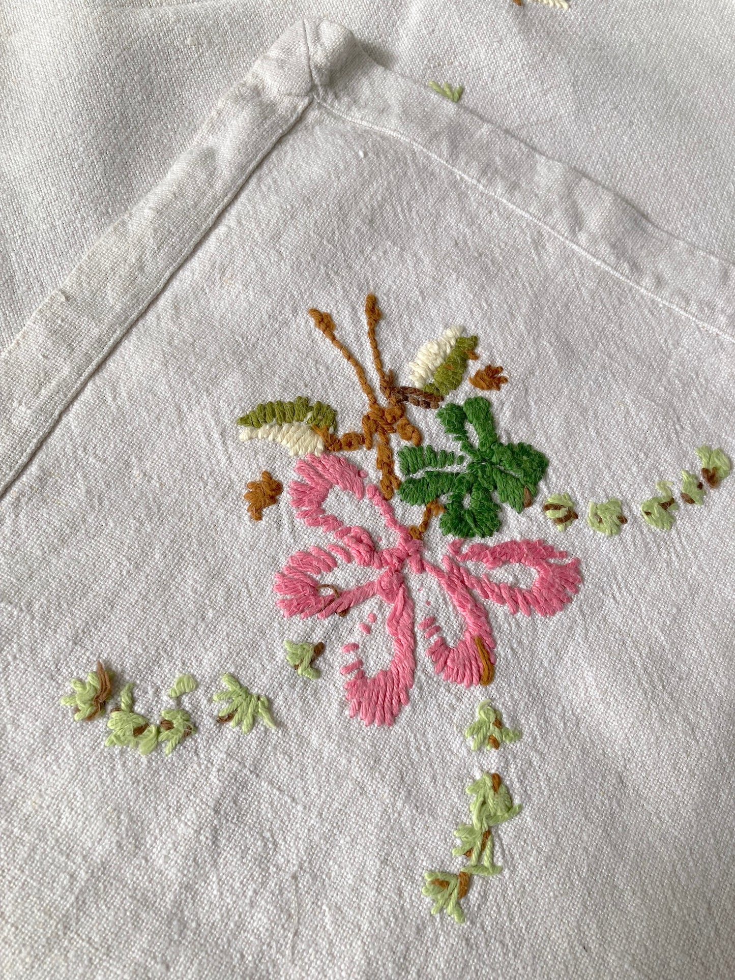 Boho Vintage Natural Cotton Cloth with Chunky Embroidery – Multi-Use Table & Sofa Cover