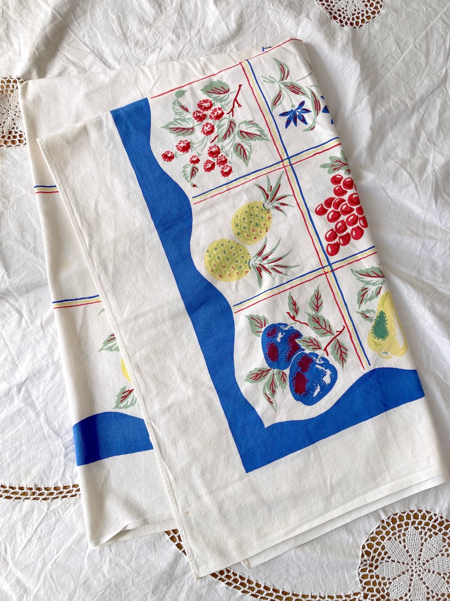 Vintage 50s USA ”Simtex” Fruit Print Cotton Tablecloth