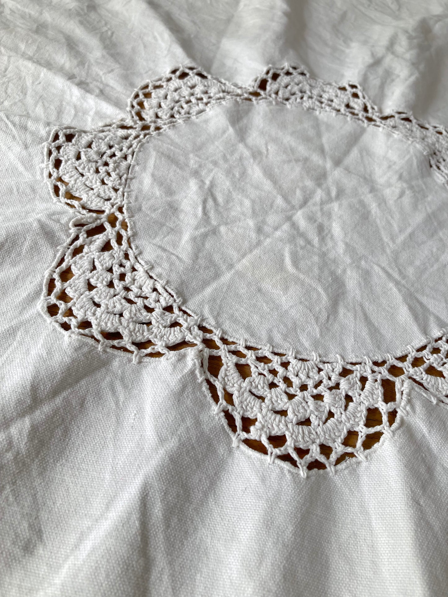 Vintage Round Cotton Crochet Lace Tablecloth (148cm / 58")