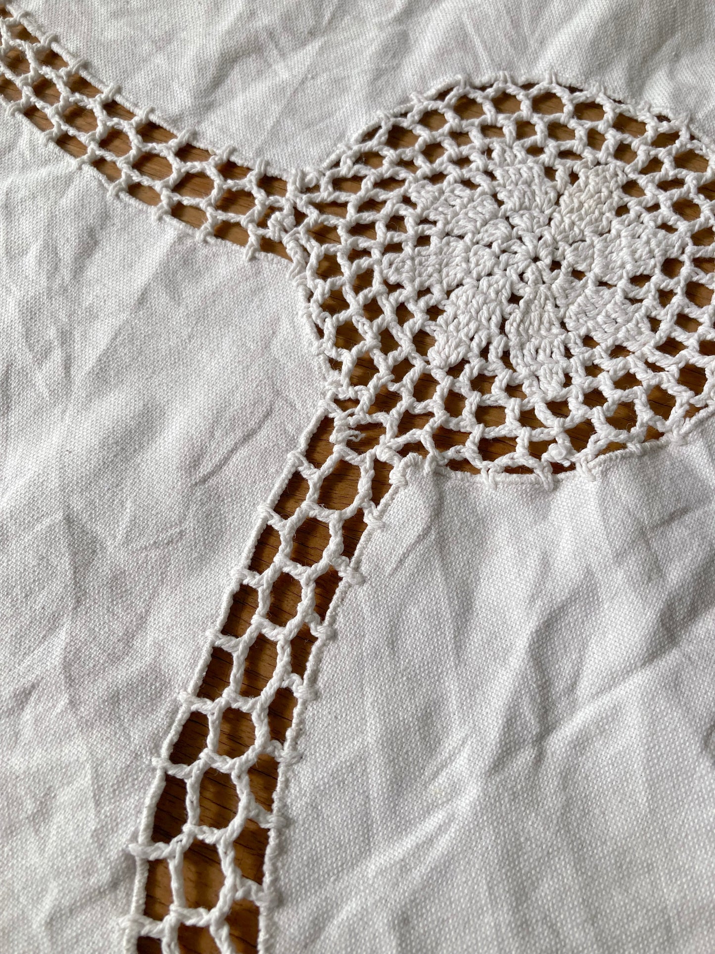 Vintage Round Cotton Crochet Lace Tablecloth (148cm / 58")