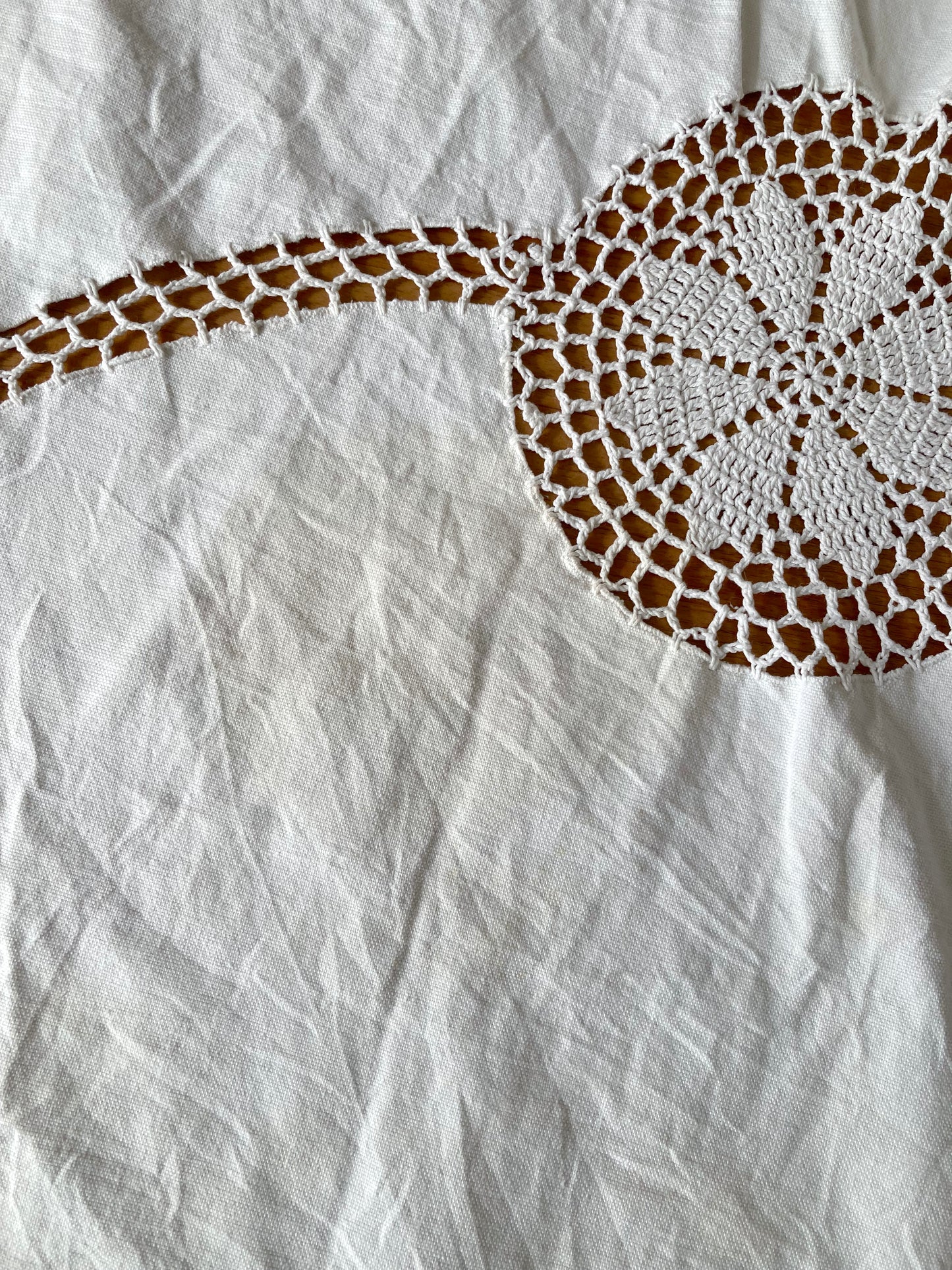 Vintage Round Cotton Crochet Lace Tablecloth (148cm / 58")