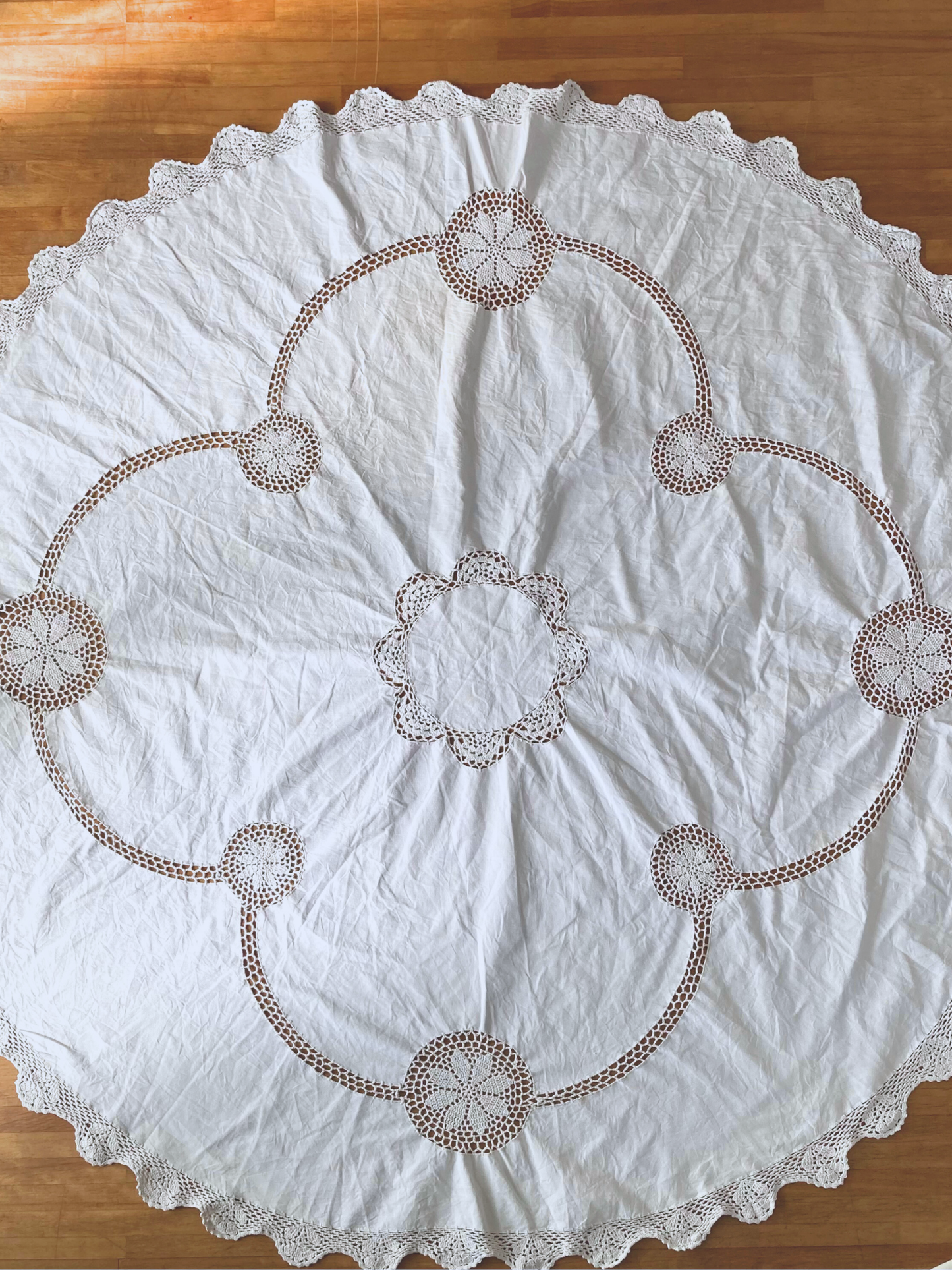Vintage Round Cotton Crochet Lace Tablecloth (148cm / 58")