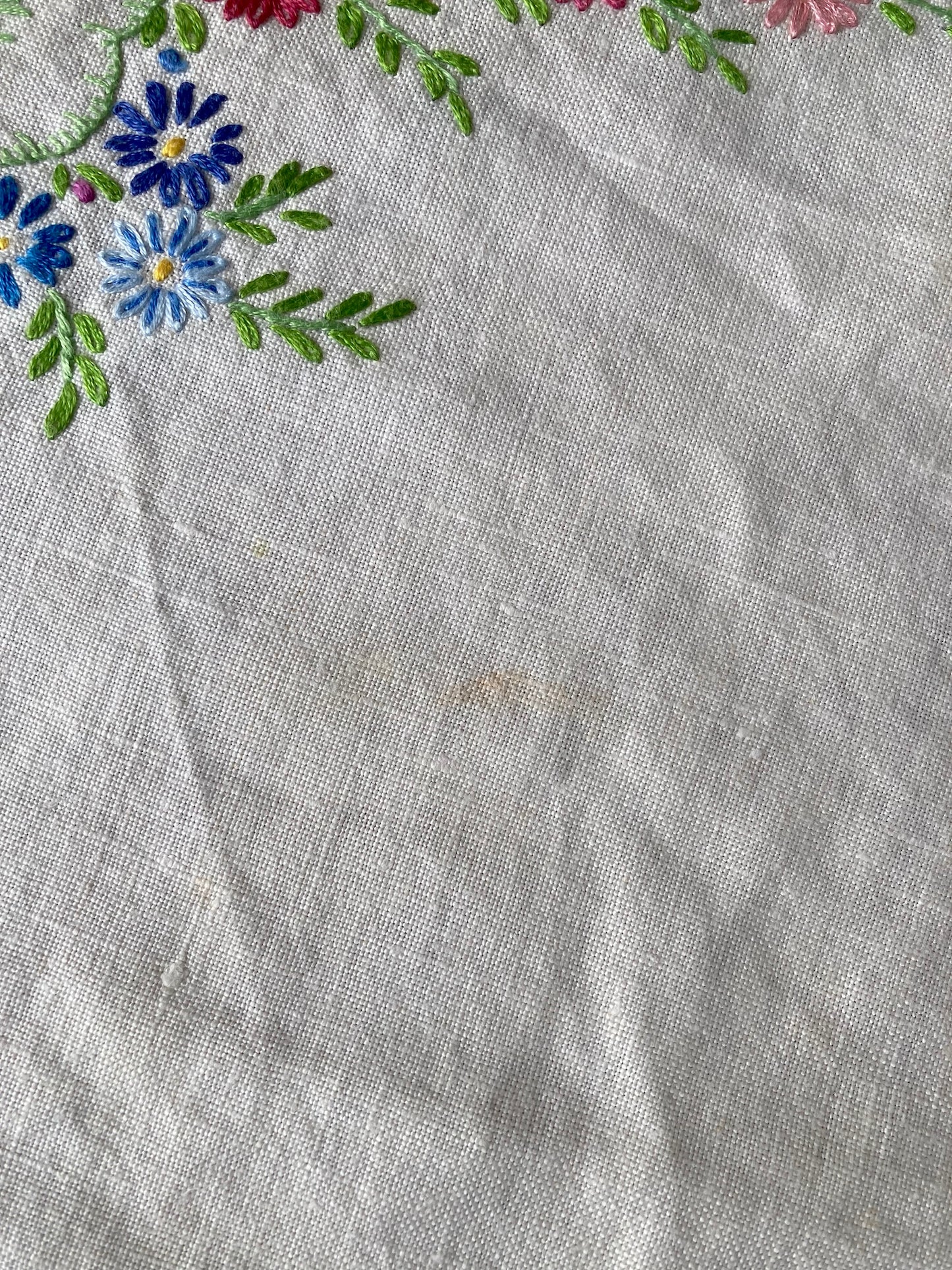 Vintage Hand-Embroidered Linen Tablecloth/Cover (105x107cm / 41x42")