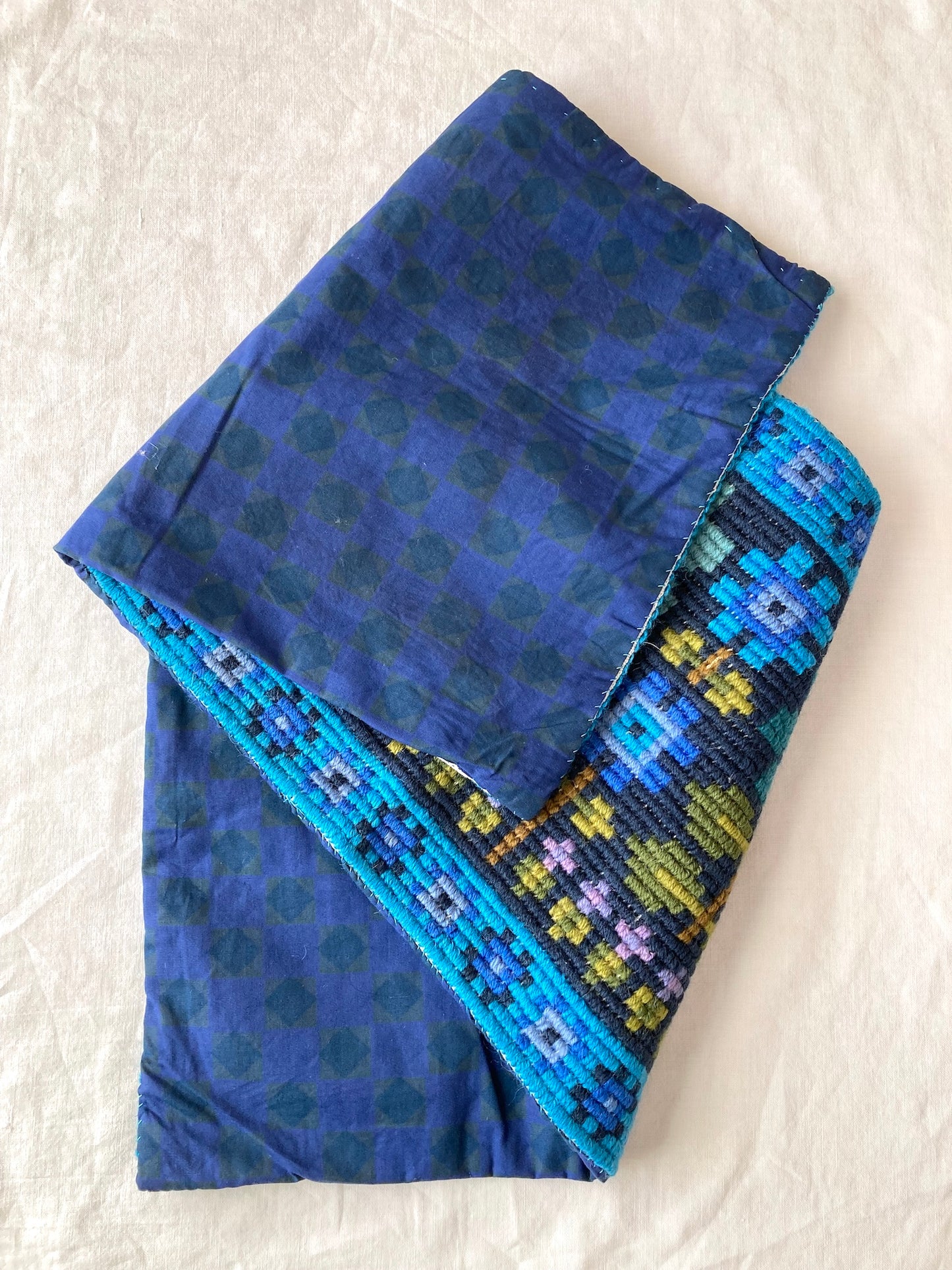 Vintage Scandinavian Rya Yarn Mat – Geometric Floral Tufted Design, 1960s Wool Handmade Art