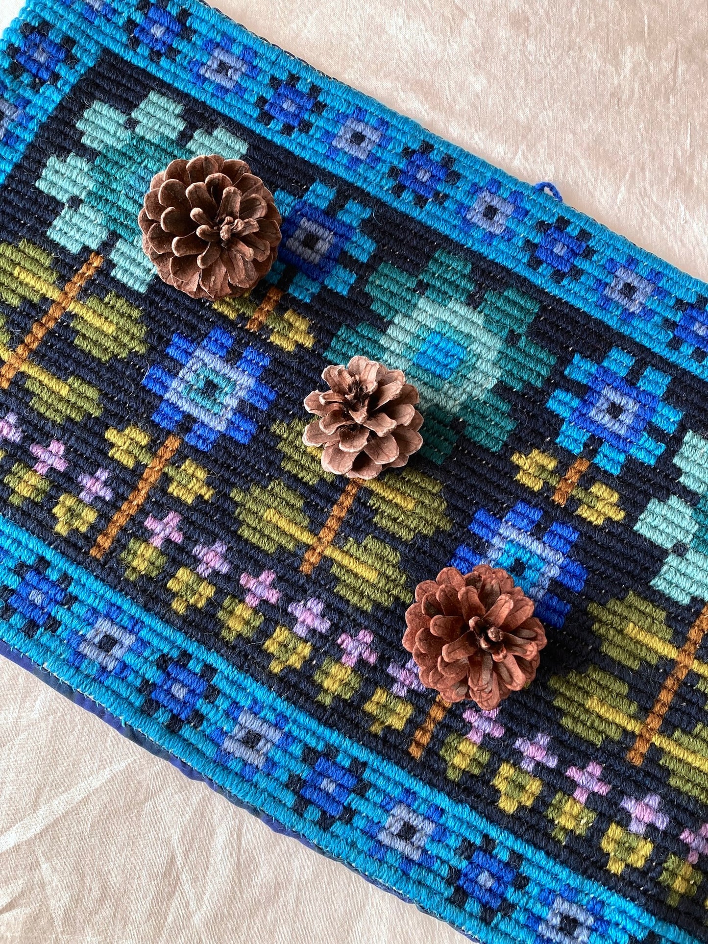 Vintage Scandinavian Rya Yarn Mat – Geometric Floral Tufted Design, 1960s Wool Handmade Art