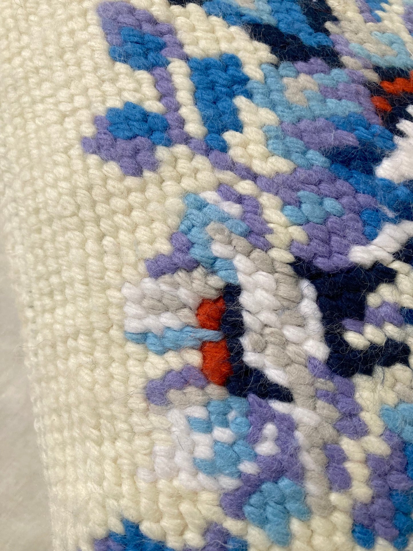 Nordic Vintage Needlepoint Cushion Cover – Blue Floral on White, 40x40 cm