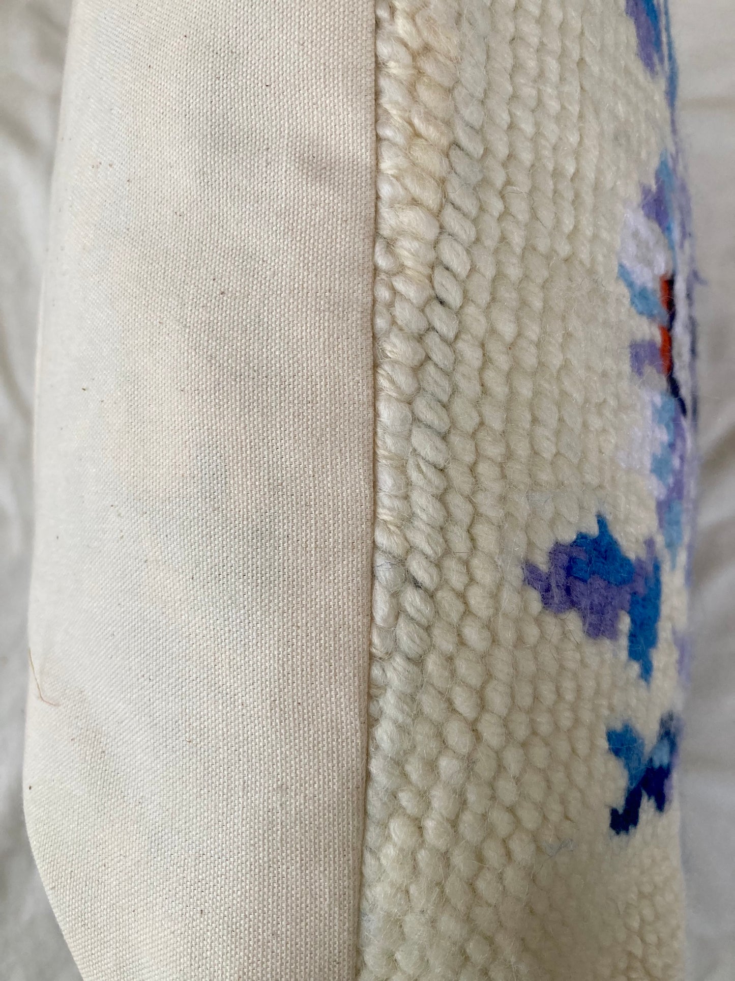 Nordic Vintage Needlepoint Cushion Cover – Blue Floral on White, 40x40 cm