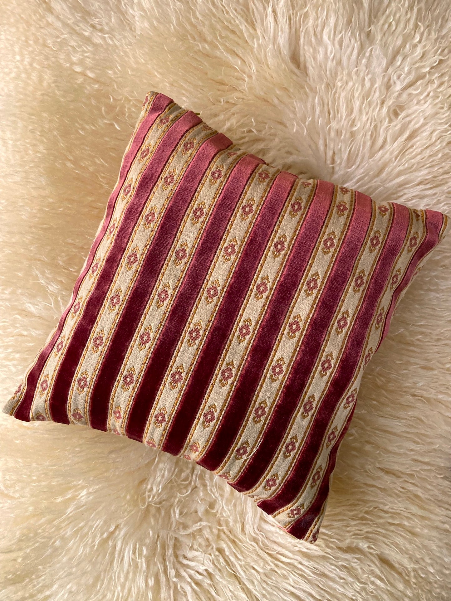 Vintage Velvet Victorian Style Pillow Cover / Cushion Cover