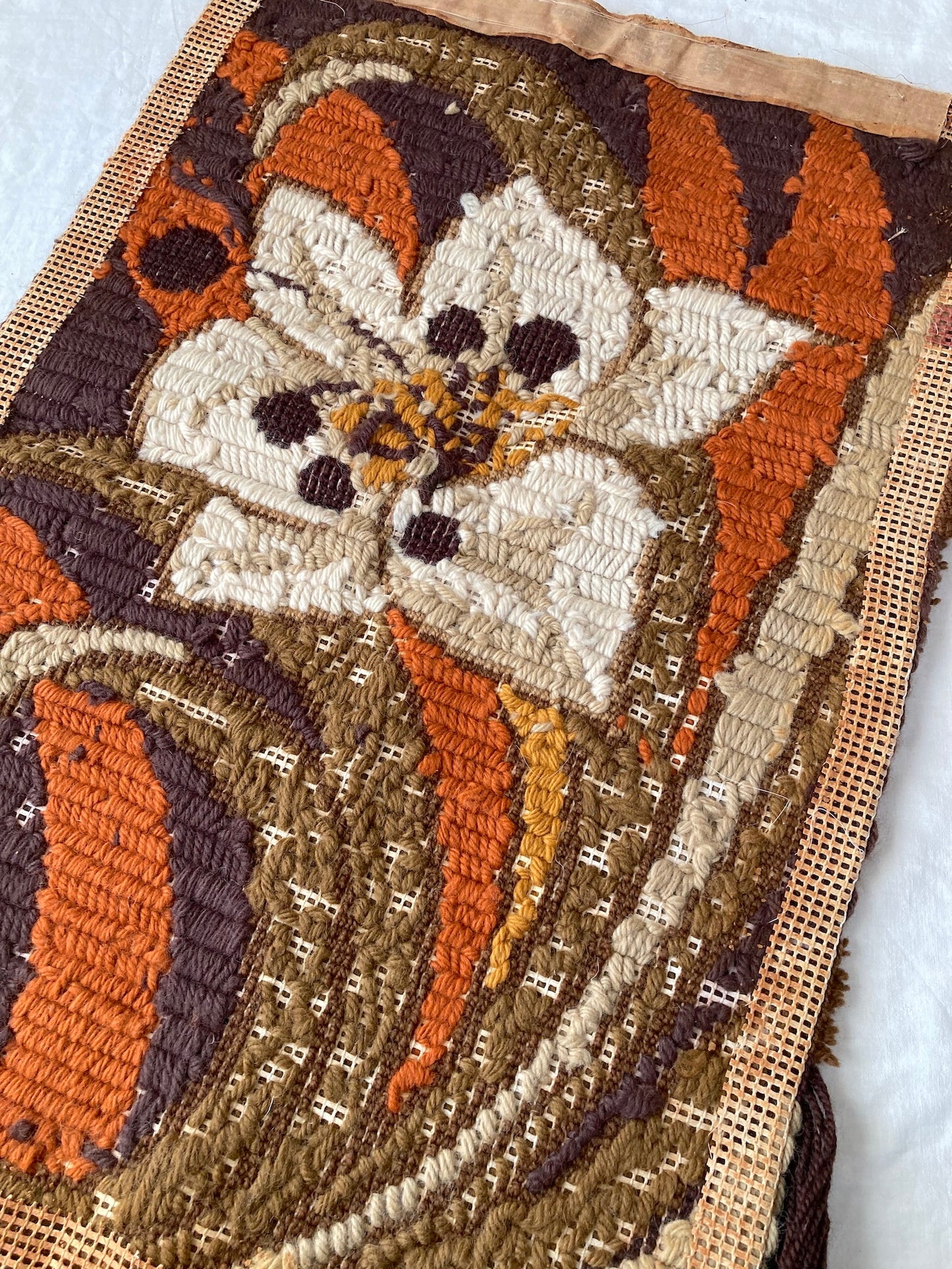 Bohemian Floral Wool Wall Hanging – Vintage Latch Hook Tapestry