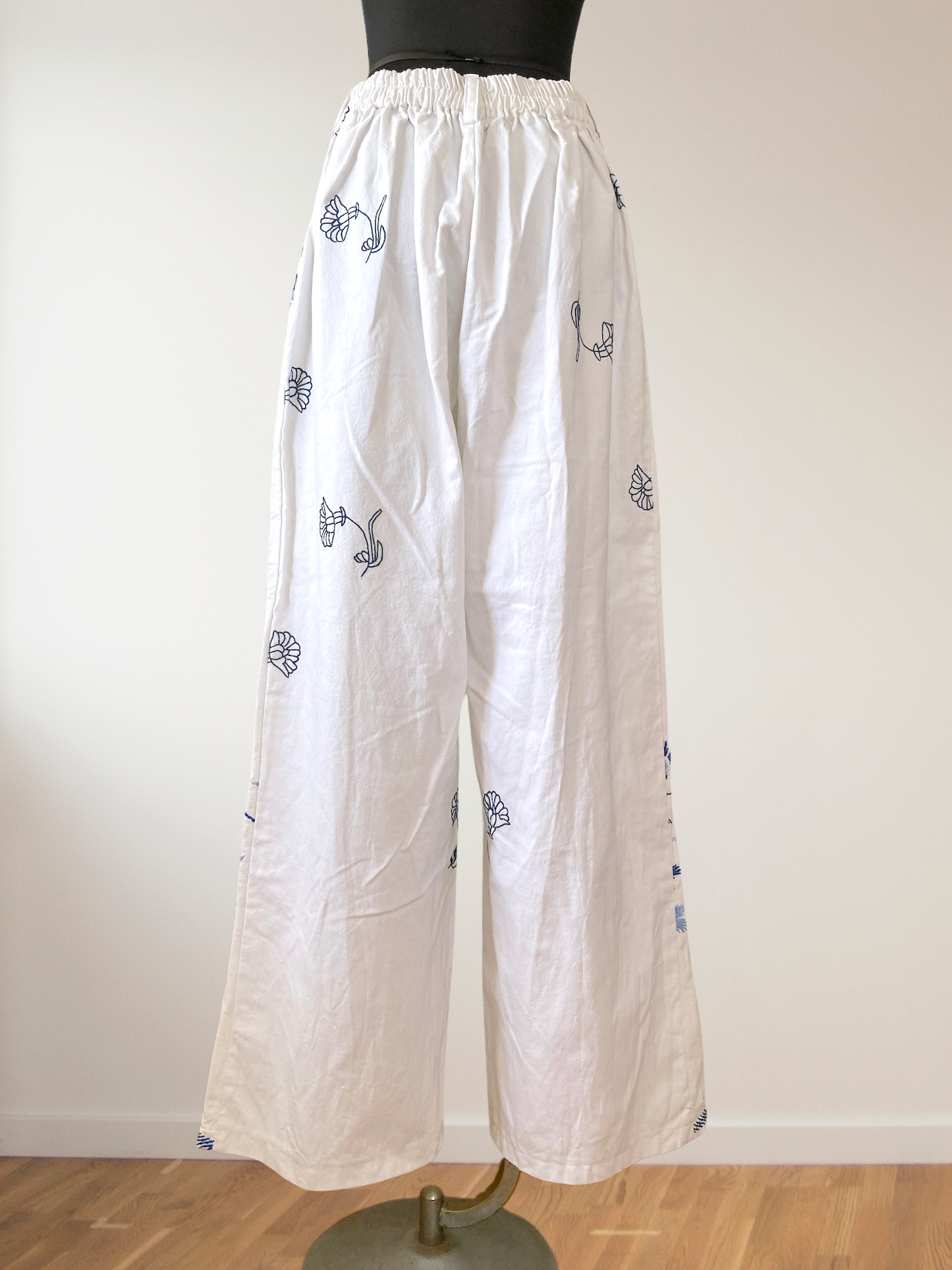 ヴィンテージ リメイク ブルー系 刺繍 コットン生地 ワイドパンツ
